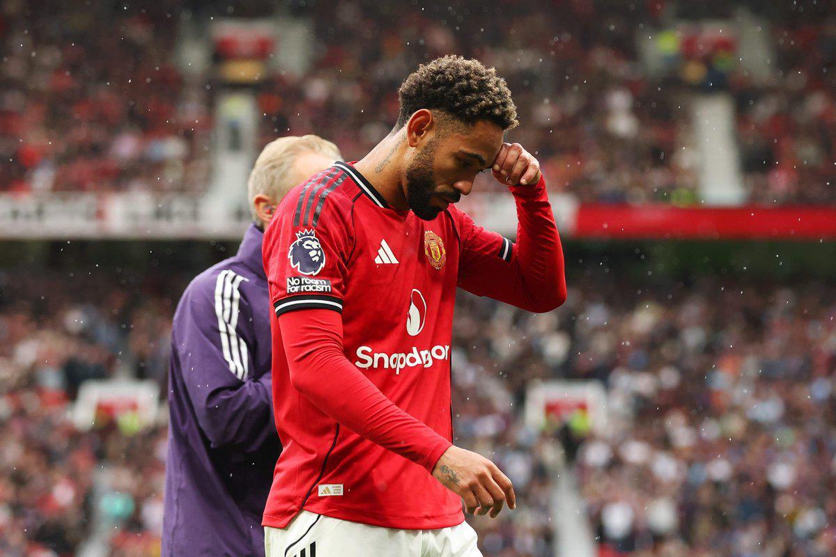 记者:库尼亚在接受私人理疗师治疗,非常希望这个月就复出