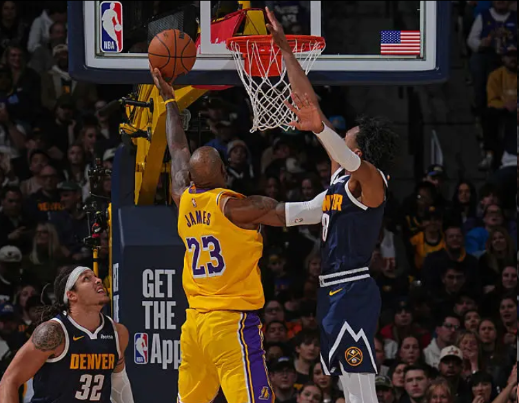 开云体育-湖人实现16分大逆转!掘金末节9分钟仅8分 下半场仅36分崩盘